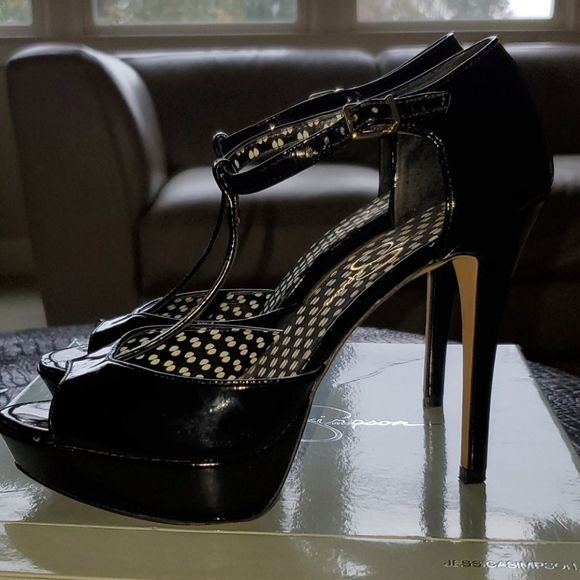 Jessica Simpson Heels (size 9.5) - Picture 2 of 4